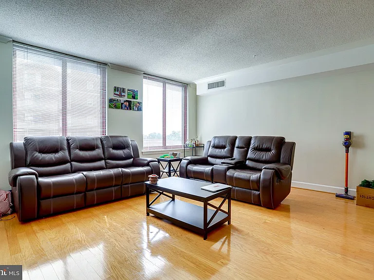 1205 Garfield St #501 — Photo 4