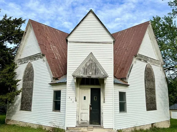 212 Locust St, Eskridge, KS 66423