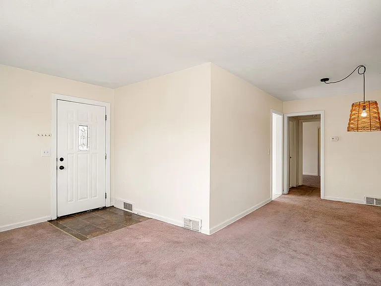 EN - 908 Bryan St — Photo 7