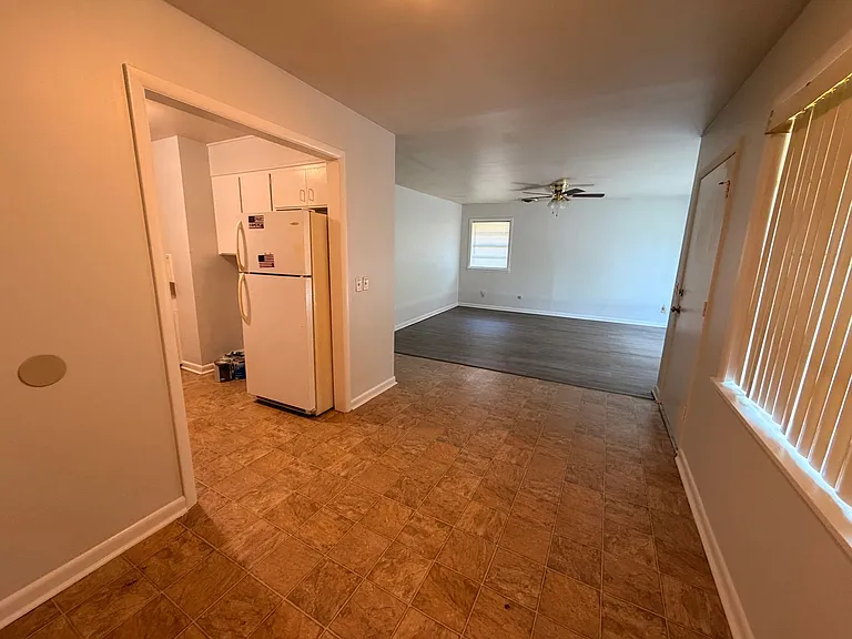 1310 Bradley Ln — Photo 8