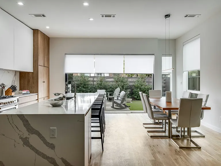 6113 Hudson St — Photo 14