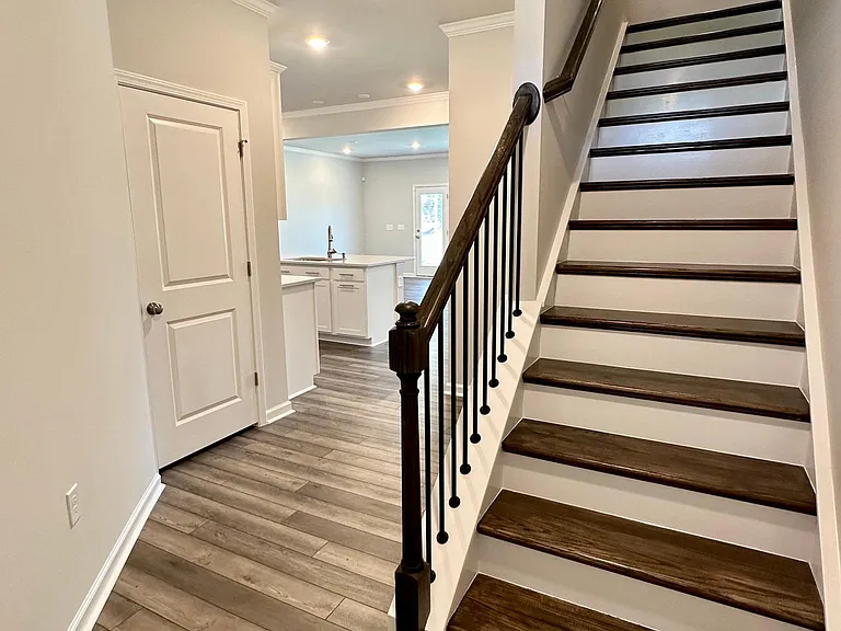 108 Jade Creek Dr — Photo 3