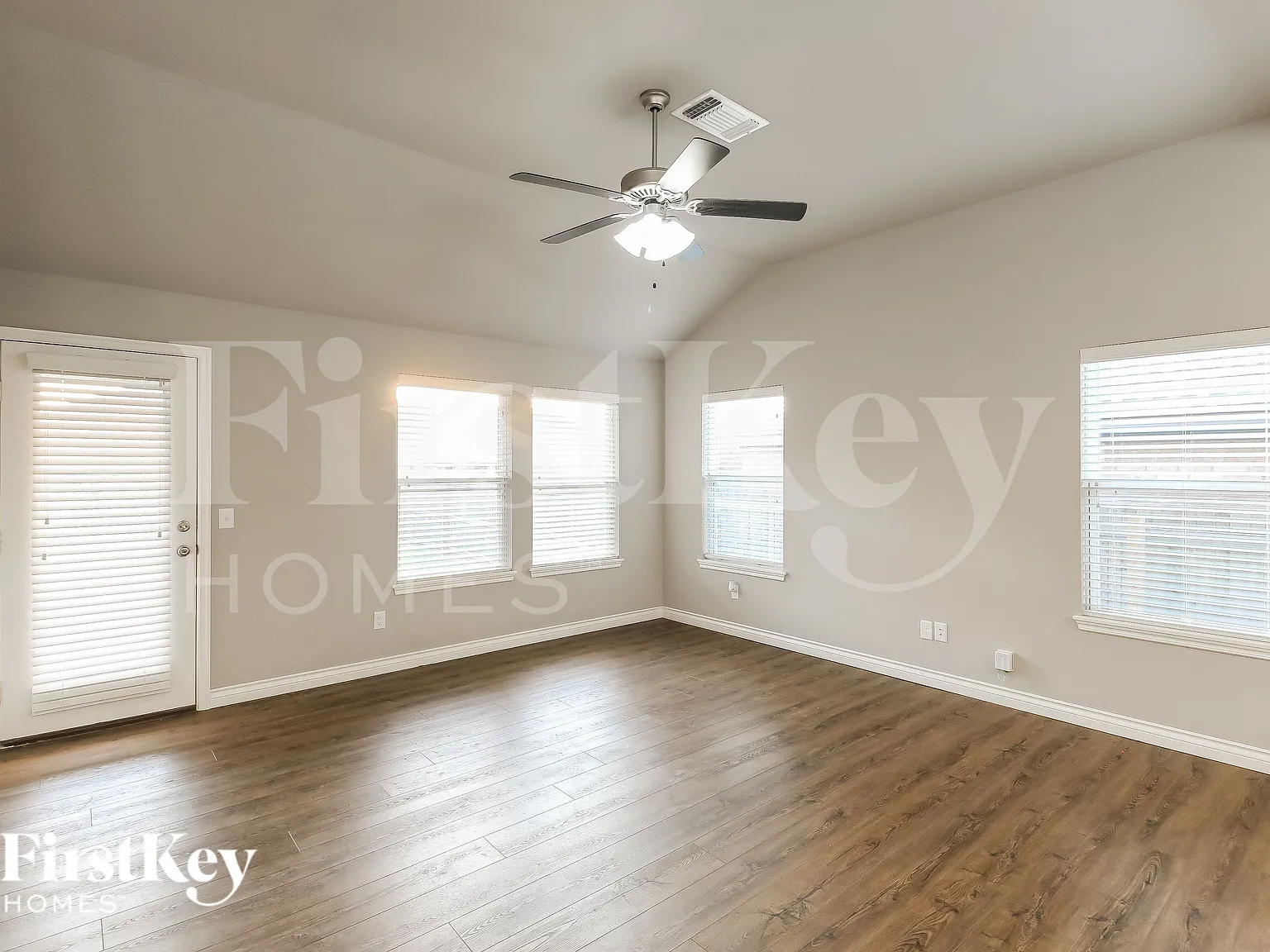 3 bed, 2.0 bath, 1457 sqft, $2,110 — Photo 2
