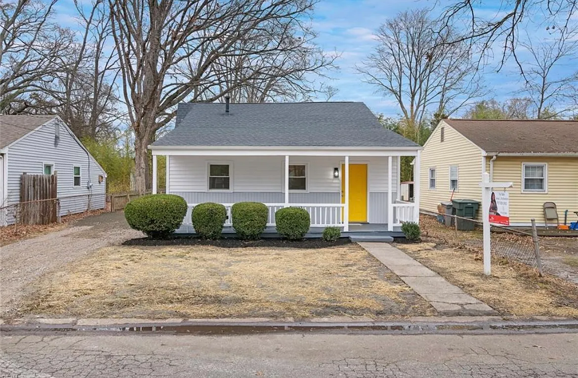 3 bed, 988 sqft, $650 — Photo 1