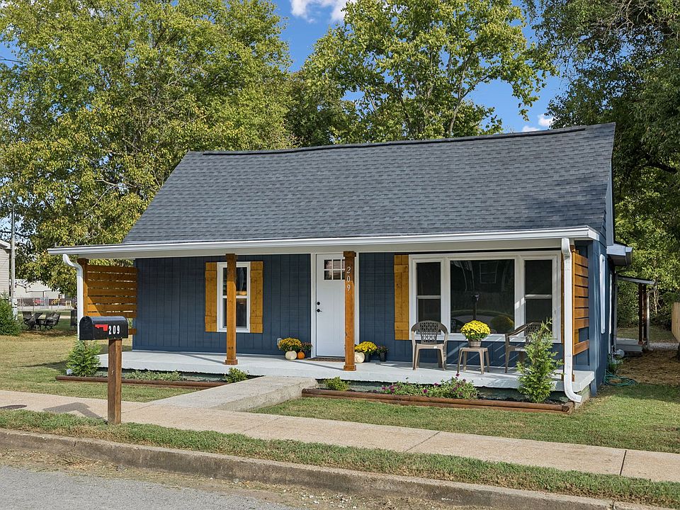 1st image of 209 Olive St
