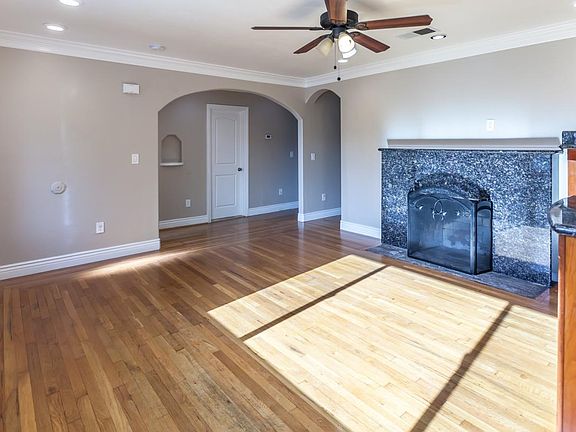 5th image of 3021 Florence Ave