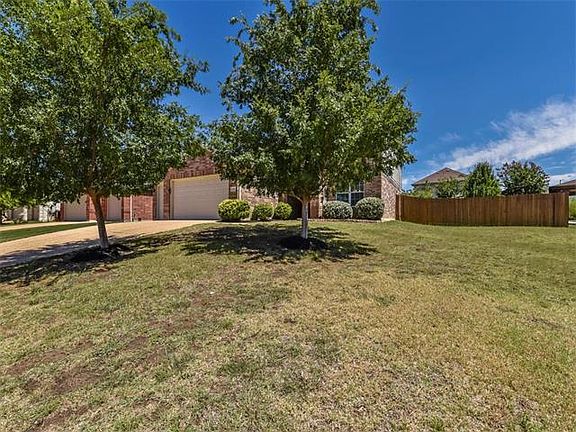 3rd image of 500 Kingfisher Ln