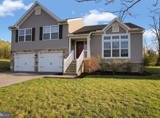12 Winding Brook Ln, Reading, PA 19606