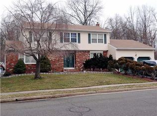 20 Fenakel St, Edison, NJ 08817
