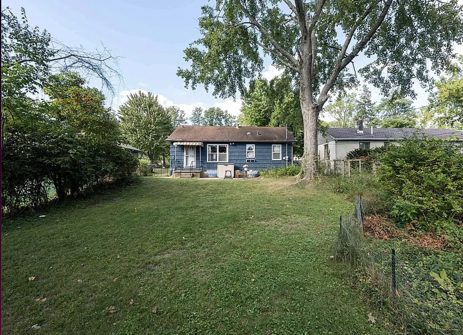 3 bed, 1800 sqft, $2,400 — Photo 3