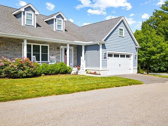 2nd image of 34 Lebaron Blvd Unit 34