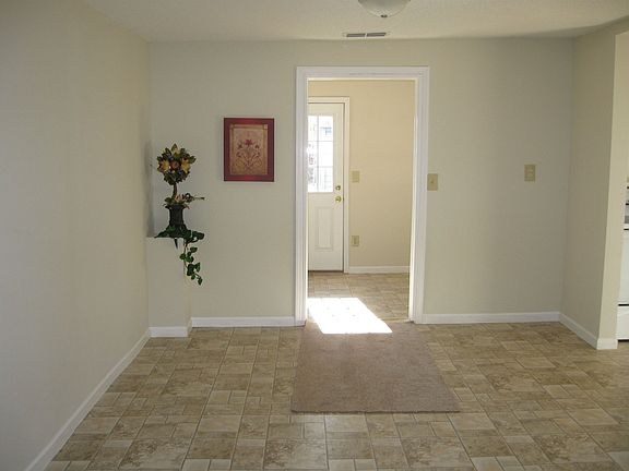 4th image of 2559 Baker Cir