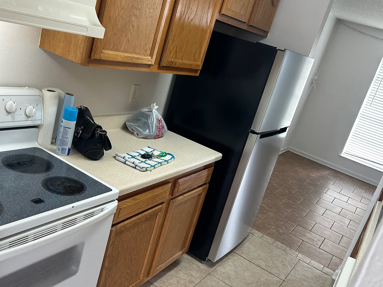 3 bed, 1350 sqft, $1,600 — Photo 2