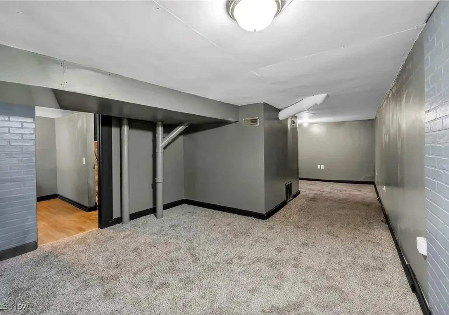 Spacious & Affordable 4-Bedroom Home - Carpet Floors and Pet Friendly — Photo 3