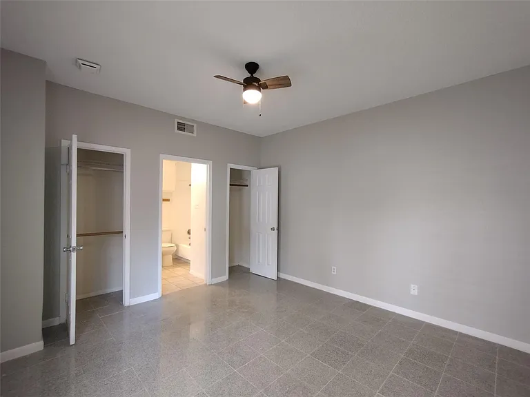 10855 Meadowglen Ln #601 — Photo 6