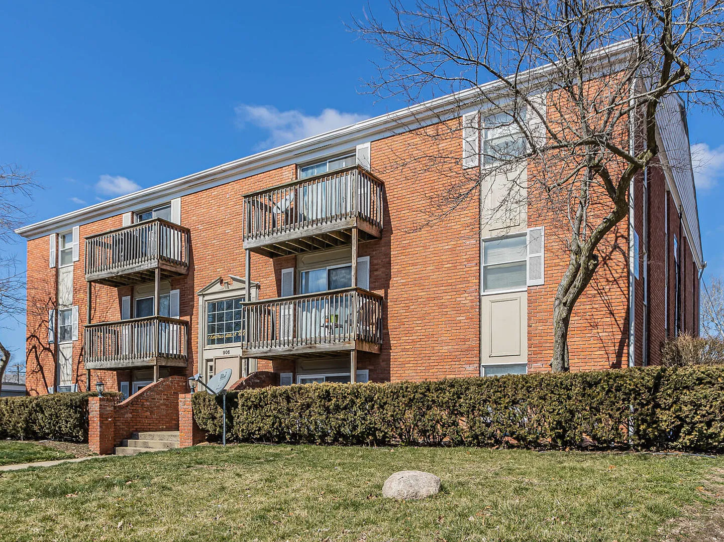 906 E Harding Dr #101 photo 1
