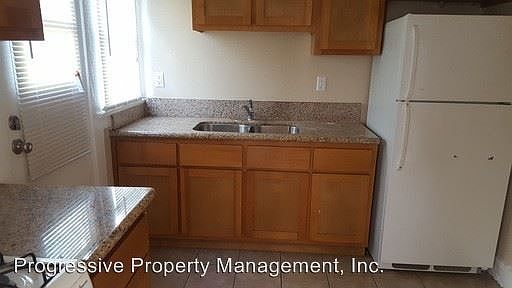 1st image of 637 1/2 W 3rd St APT 1