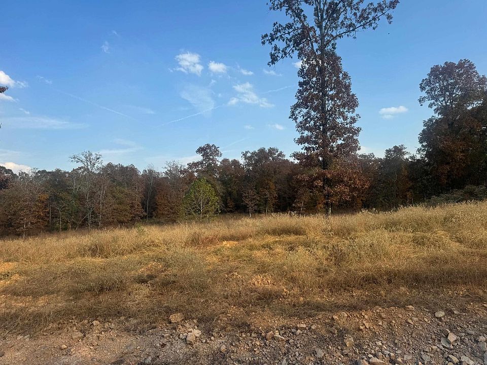 2nd image of 2 Artesia Ln