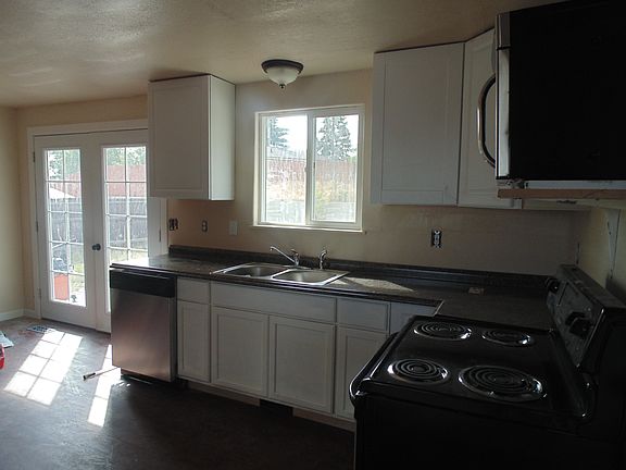 3rd image of 530 Iowa Ave