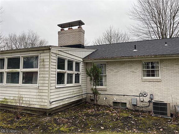 4th image of 890 Royal Arms Dr