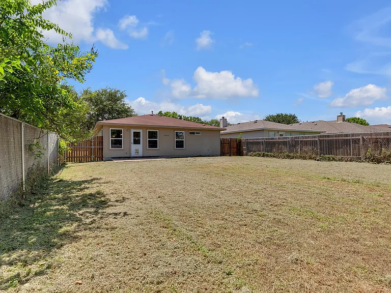 111 David Dr — Photo 25