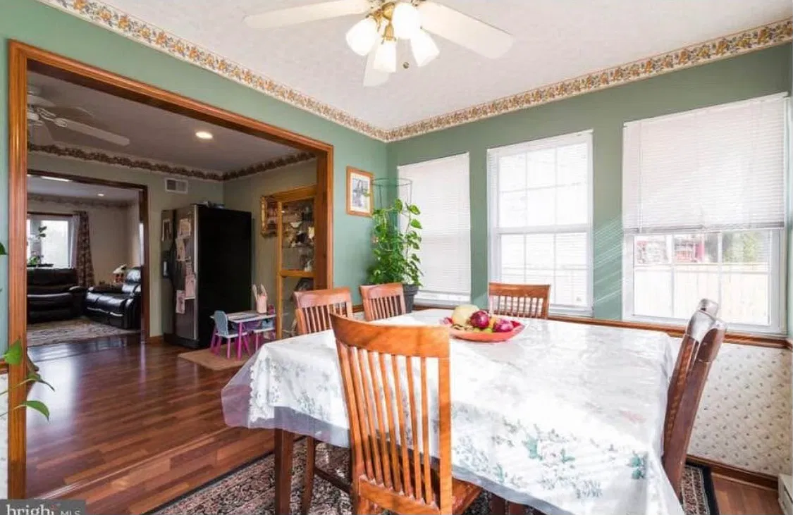 3 bed, 1400 sqft, $2,500 — Photo 3