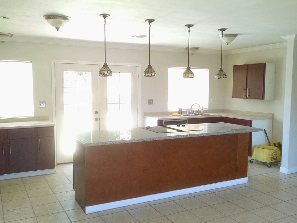 2nd image of 10311 Cherry Ave