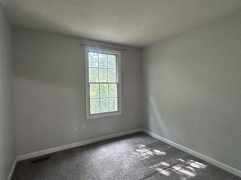 1-114 Castleview Dr — Photo 13