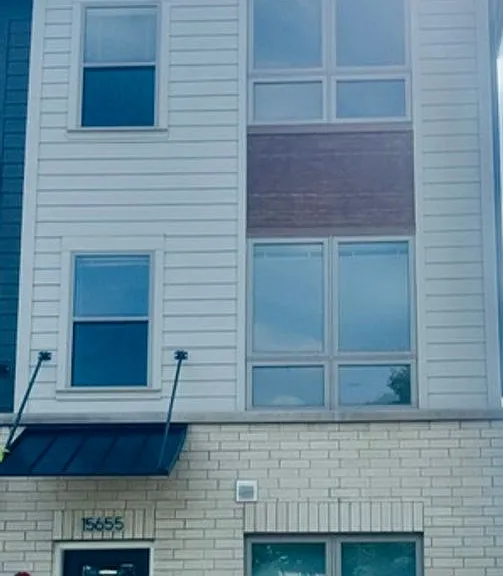 One Fifty Seven Oak Forest — Photo 18