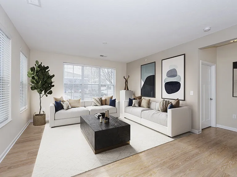 Monmouth Row Apartments — Photo 34
