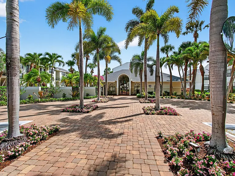 728 Executive Center Dr #31 — Photo 29
