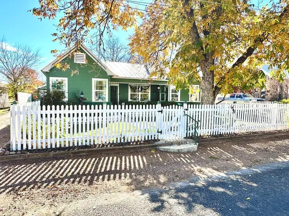 425 Westmoreland St, Mason, TX 76856