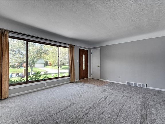 4th image of 1835 Braeburn Park Dr