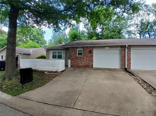 11416 W 77th Ter, Shawnee, KS 66214