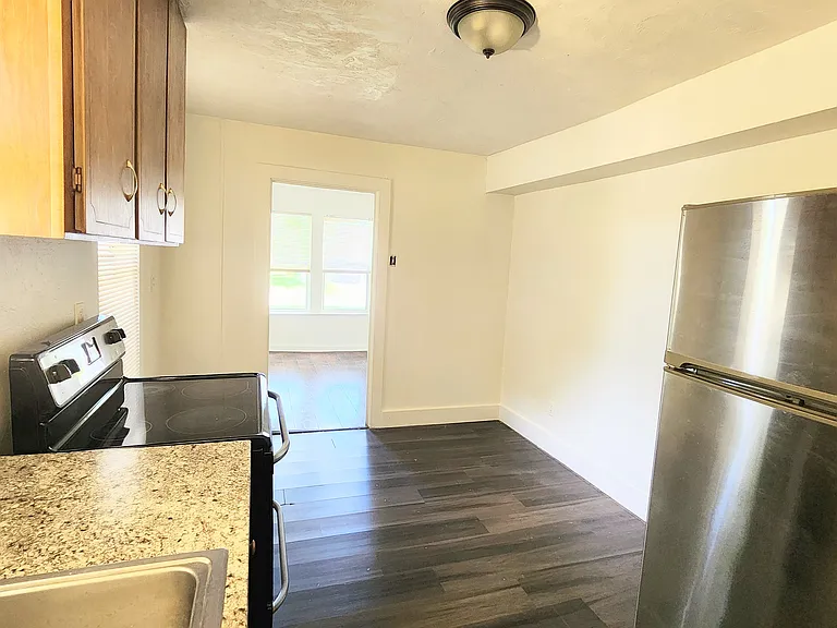 221 Short St #1 — Photo 11
