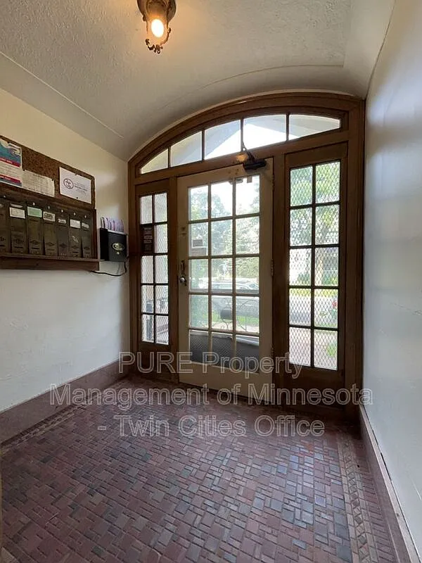 Building Photo - 3125 3rd Ave S #1