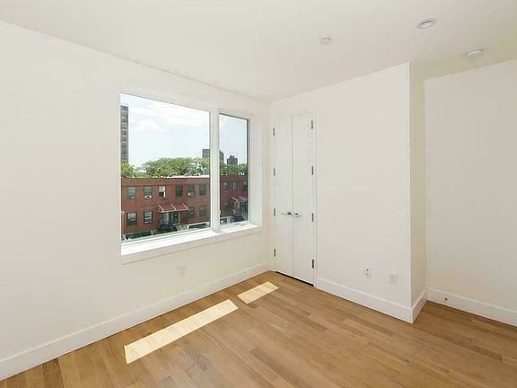 2nd image of 831 Willoughby Ave #1F