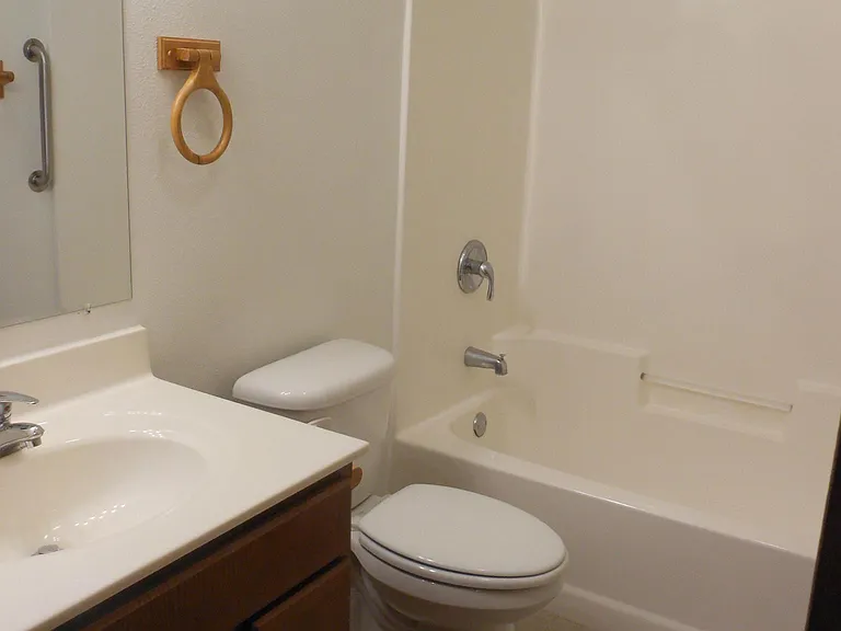 2034 Okray Ave #2034 — Photo 7