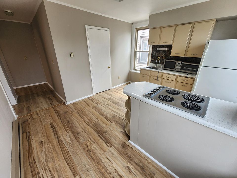 2nd image of 1683 9th Ave #1