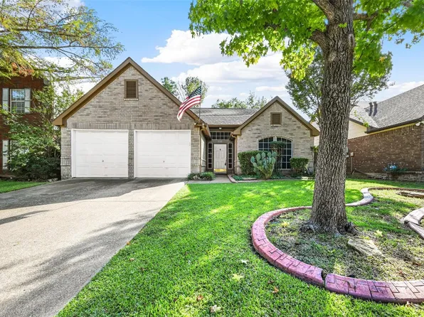 4740 Bracken Dr, Fort Worth, TX 76137
