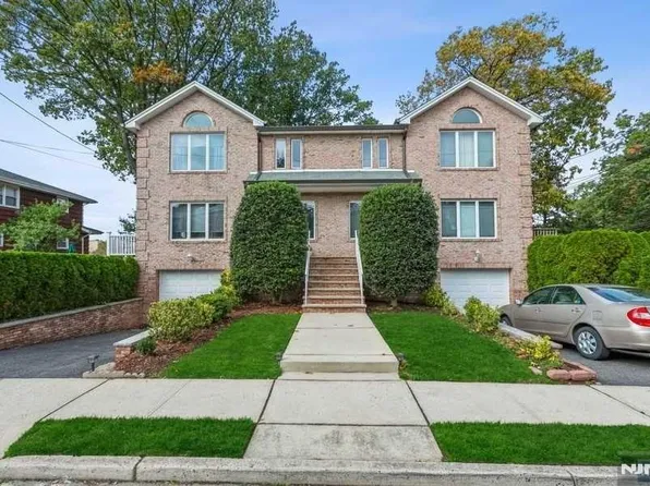 1435 14th St, Fort Lee, NJ 07024