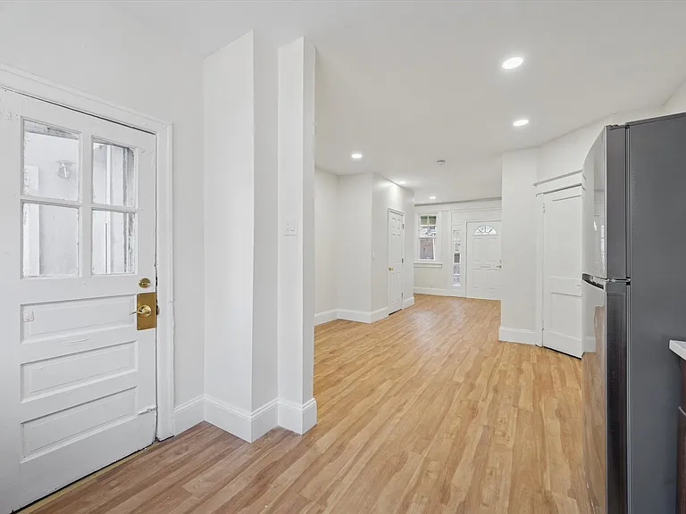 1623 S Lindenwood St — Photo 22