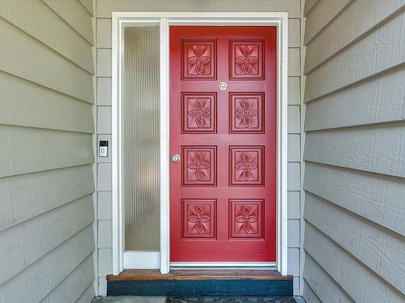 3rd image of 1227 Redoaks Dr
