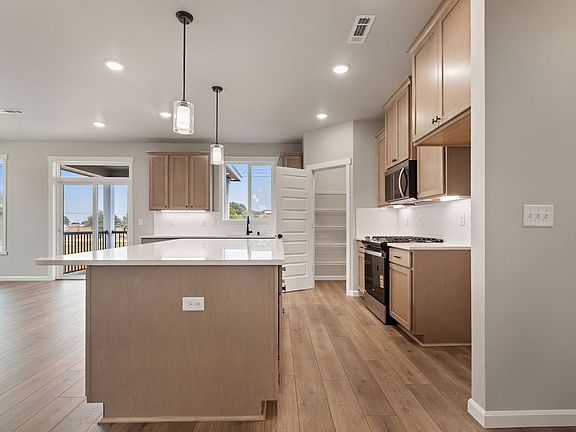678 Tatoosh Ave by Aho Construction