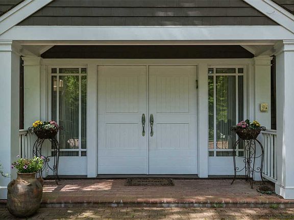 2nd image of 1620 Old Cedar Swamp Rd #1620
