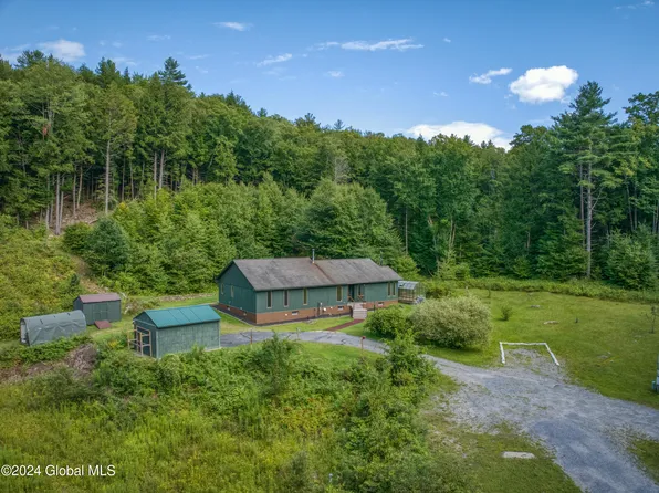 380 Valentine Pond Road, Pottersville, NY 12860
