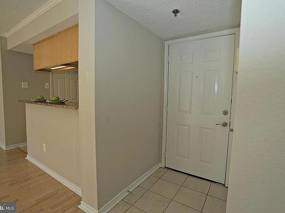 4th image of 1524 Lincoln Way APT 111