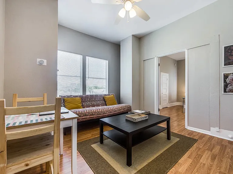 215 Blanco Rd #4 — Photo 7