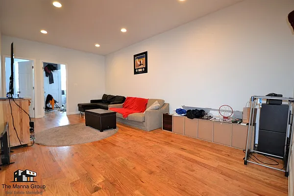 Rented by Bold New York | media 16