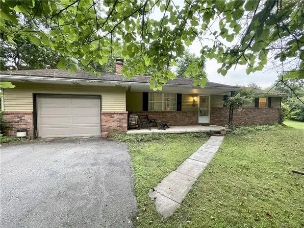 130 Nature Run, Laughlintown, PA 15655